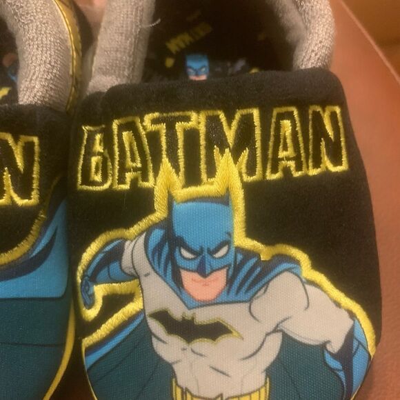 NWT Toddler Boys Batman Slip on Slippers    - Picture 4 of 5
